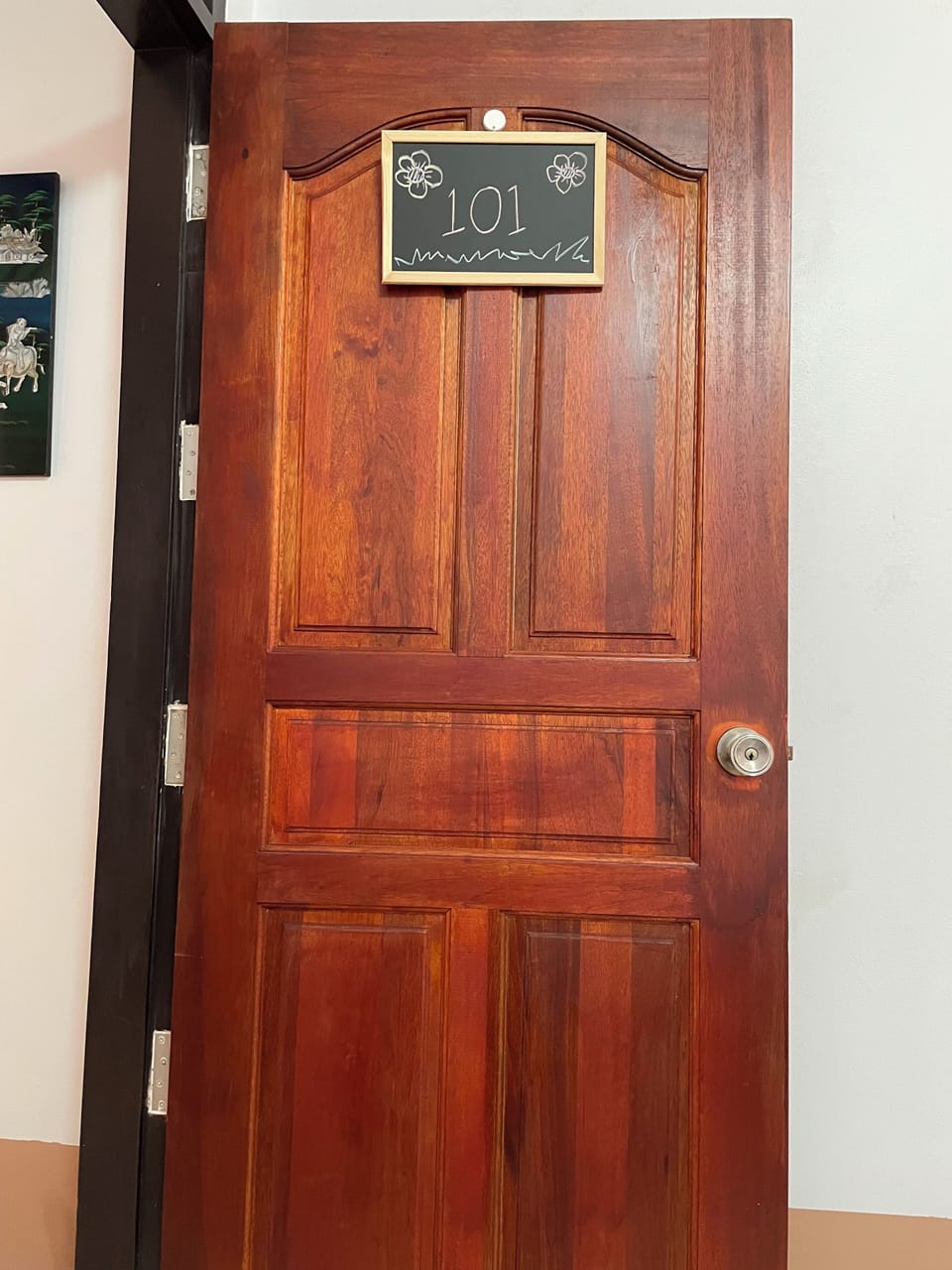 3 bedrooms, premium bedding, iron/ironing board, free WiFi