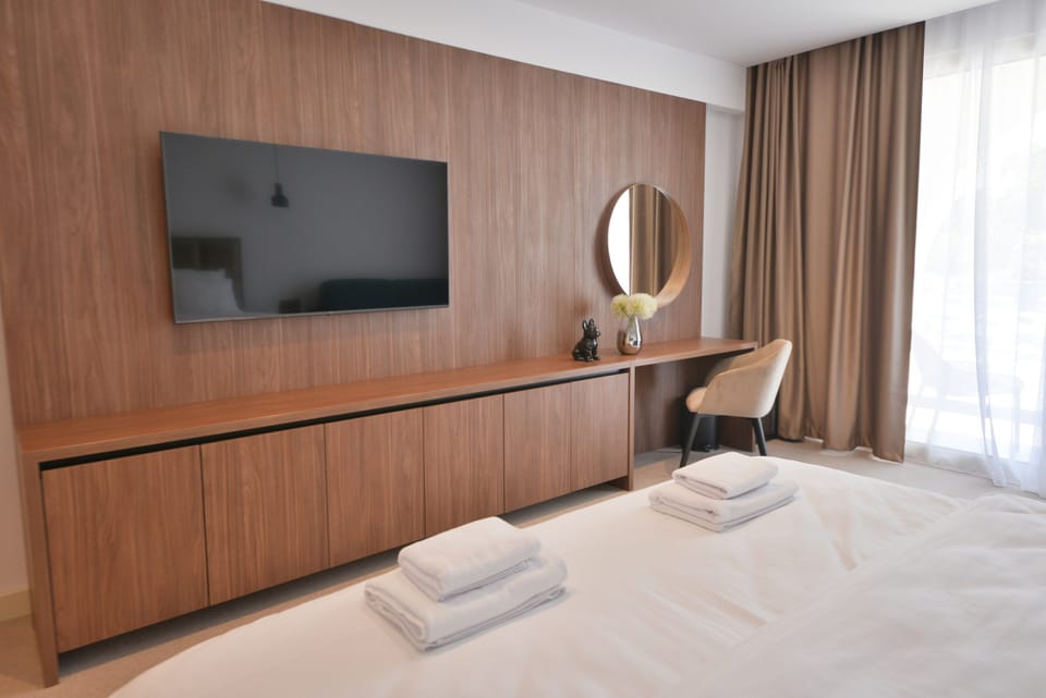 Egyptian cotton sheets, premium bedding, desk, laptop workspace