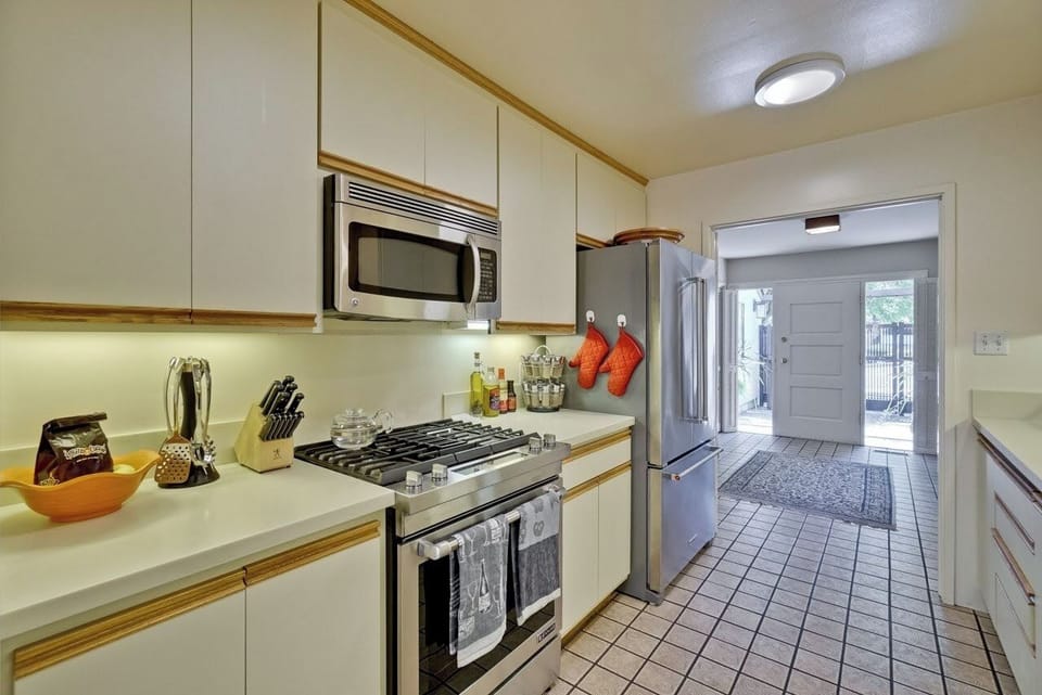 Gas range and high quality appliances