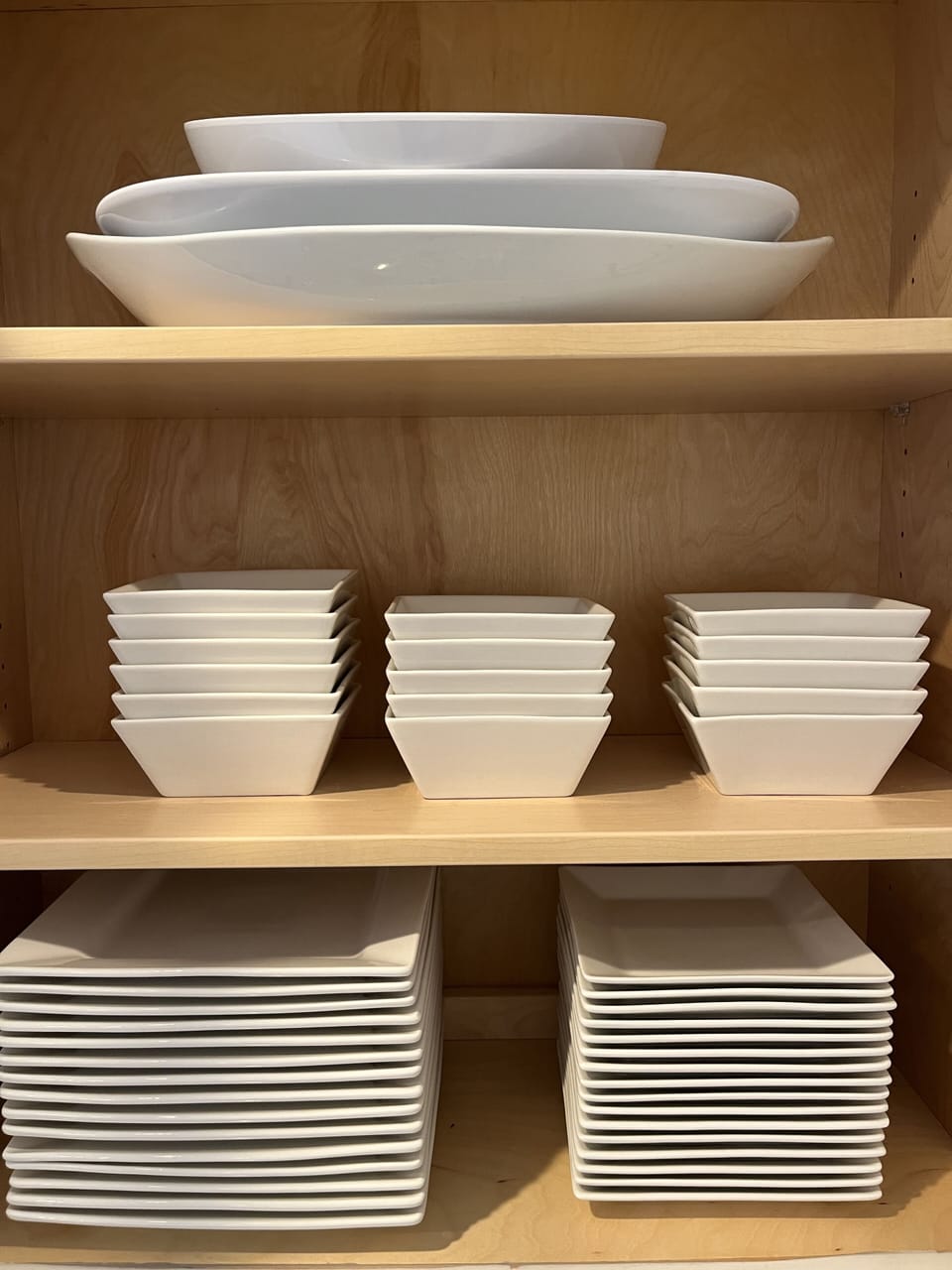 Table service for 16