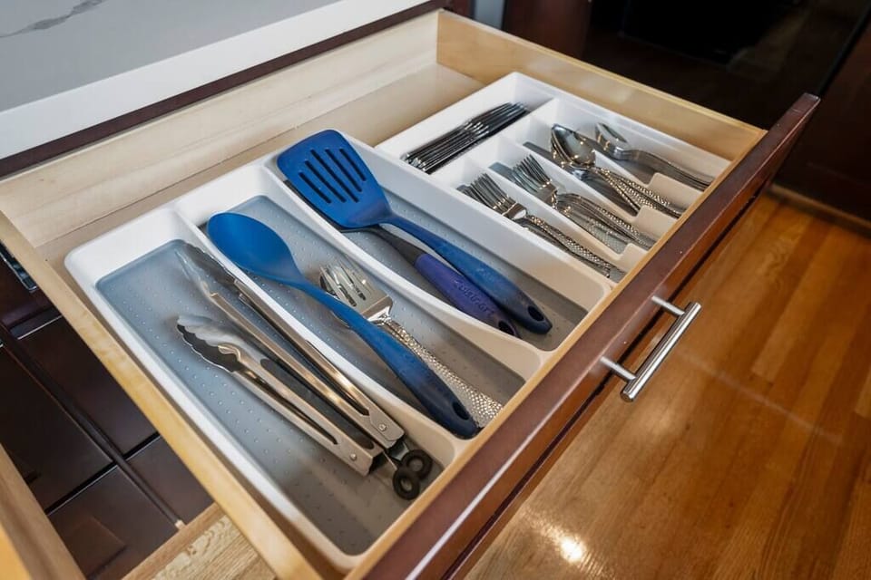 Fully equipped kitchen (2)