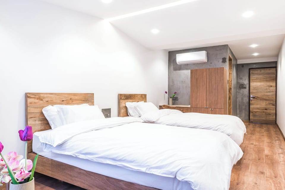 Deluxe Twin Room | Desk, laptop workspace, soundproofing, free WiFi