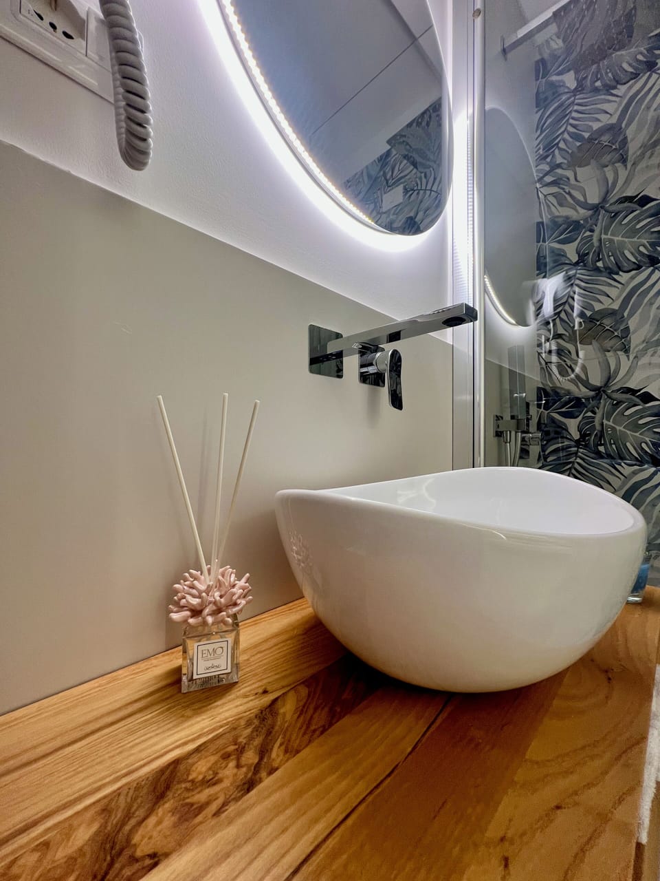 Comfort Room, Balcony | Bathroom | Shower, rainfall showerhead, hair dryer, towels