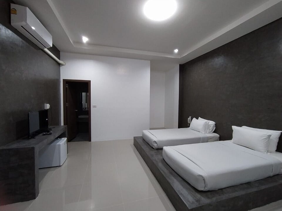 Basic Twin Room | Blackout drapes, free WiFi