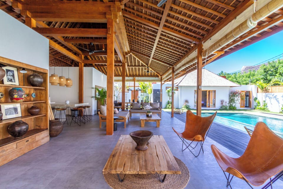 Deluxe Villa, 5 Bedrooms, Private Pool, Pool View | Living area | TV