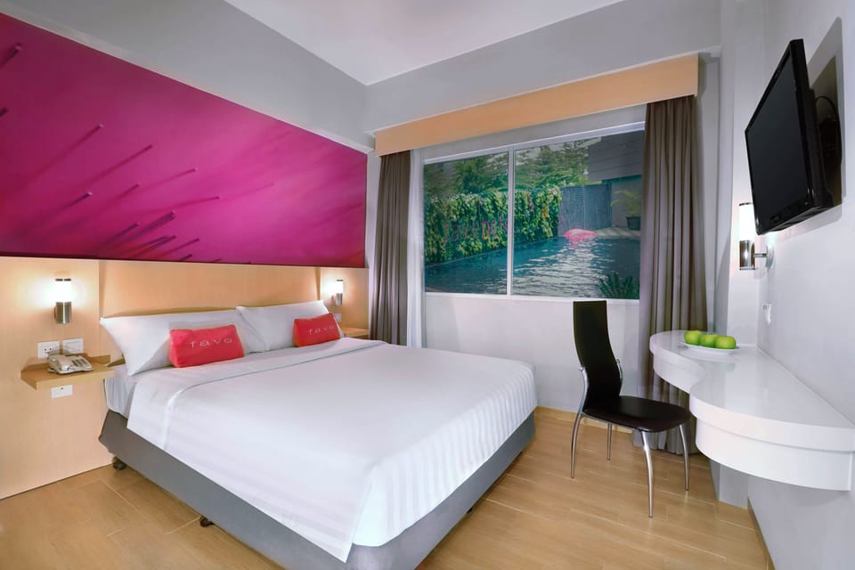 In-room safe, desk, soundproofing, free WiFi