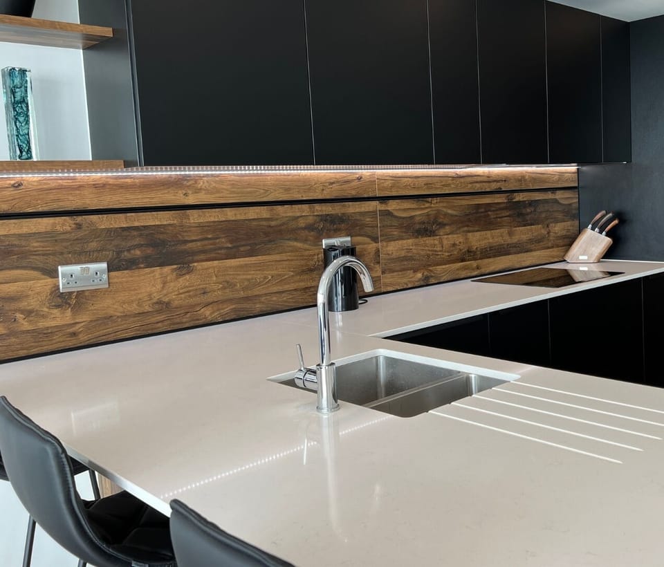 Kitchen - Ocean Lookout - Seastay.co.uk