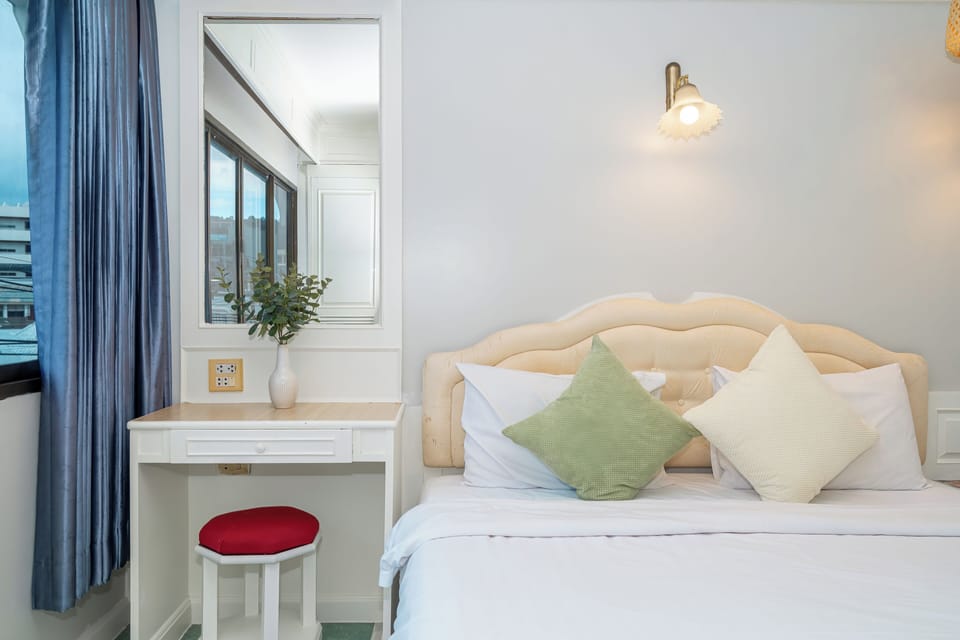 Standard Double Room | Desk, free WiFi, bed sheets