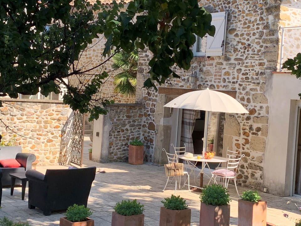 piscine spa calme detente nature parc riviere gard occitanie chambre_dhote gite_de_charme
