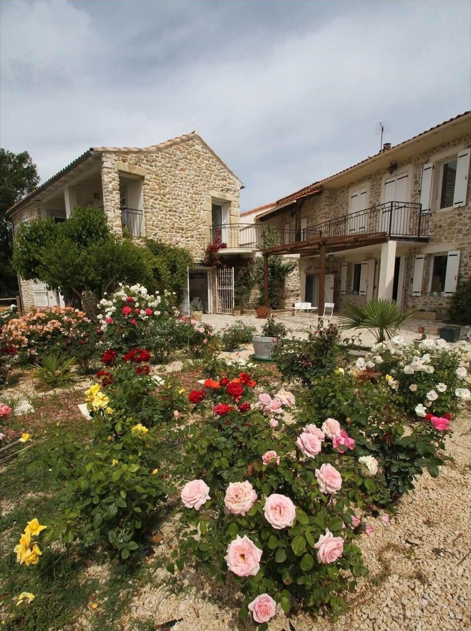 piscine spa calme detente nature parc riviere gard occitanie chambre_dhote gite_de_charme