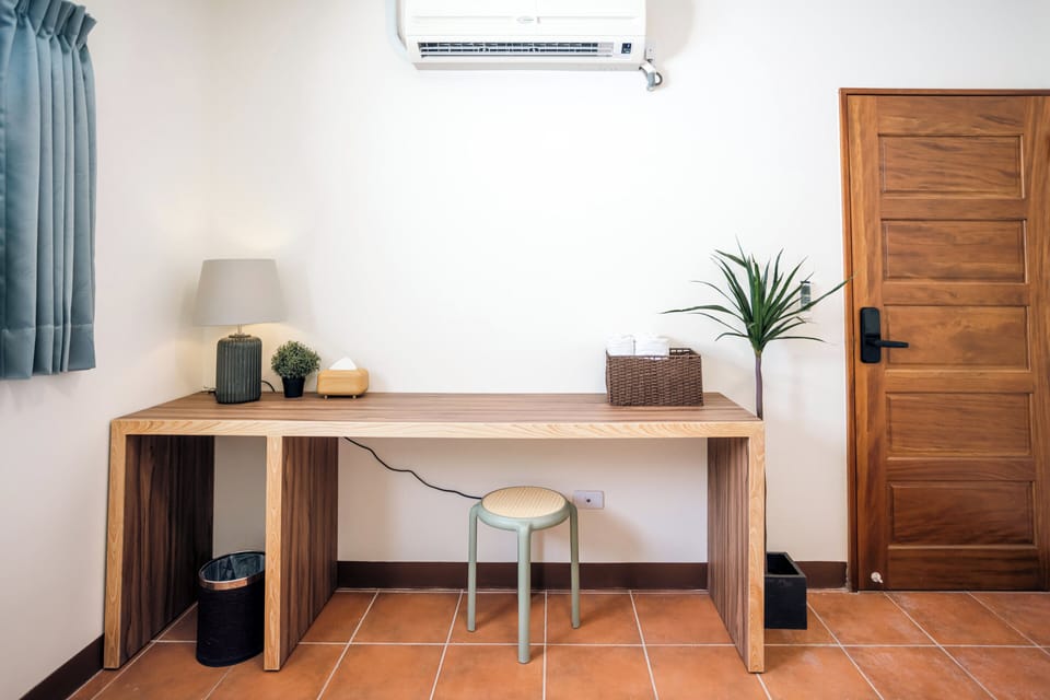 Superior House | 5 bedrooms, desk, free WiFi
