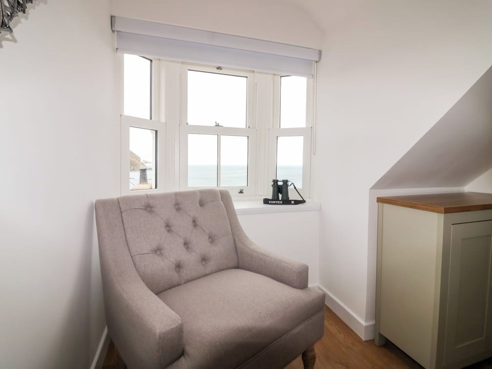 Cottage | Living area