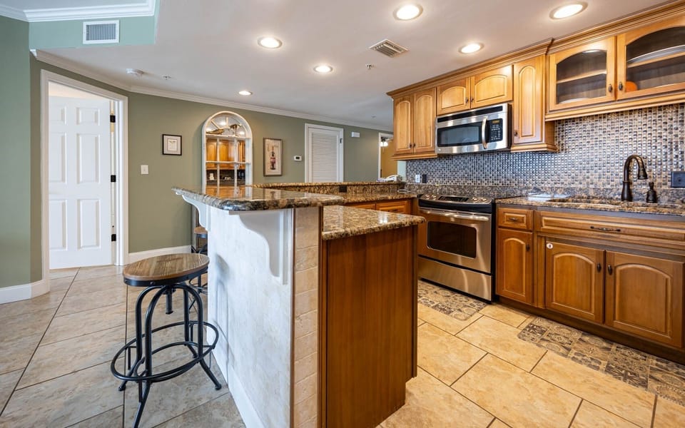 Condo, 3 Bedrooms | Private kitchen | Coffee/tea maker, fridge, oven