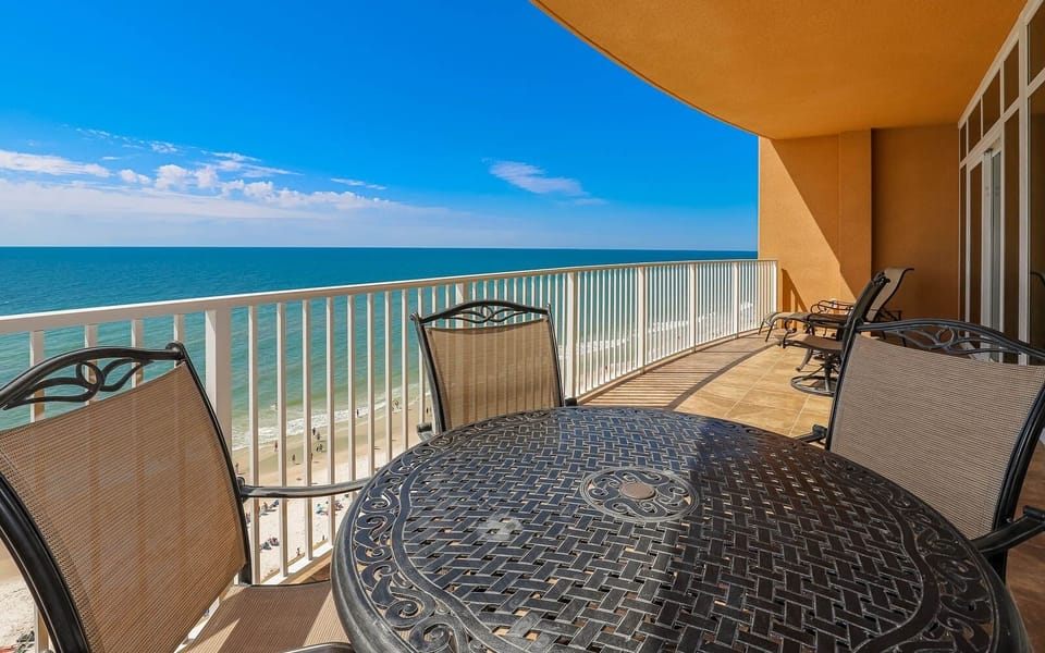 Condo, 3 Bedrooms | Property grounds