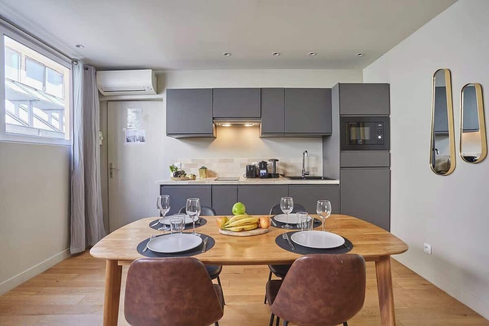 SALLE A MANGER / CUISINE TOUT EQUIPEE