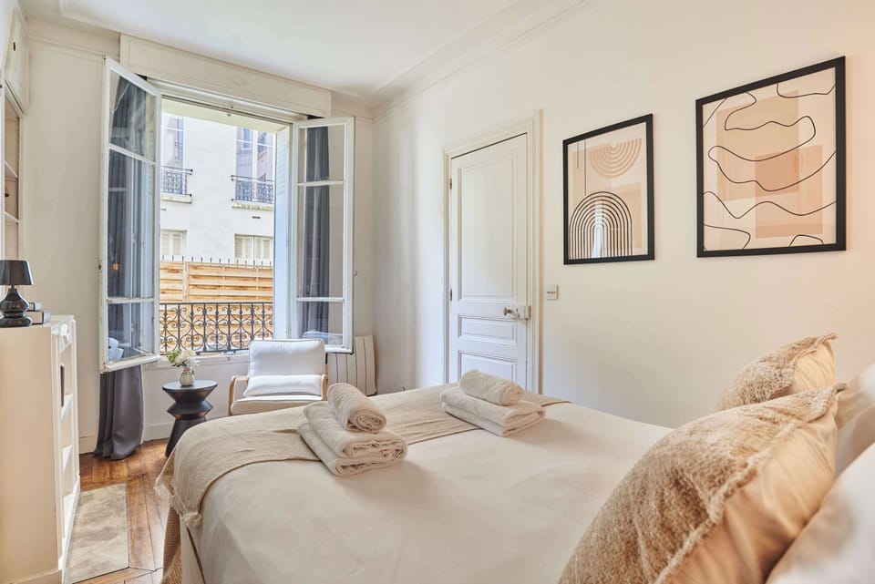 Chambre avec lit double
