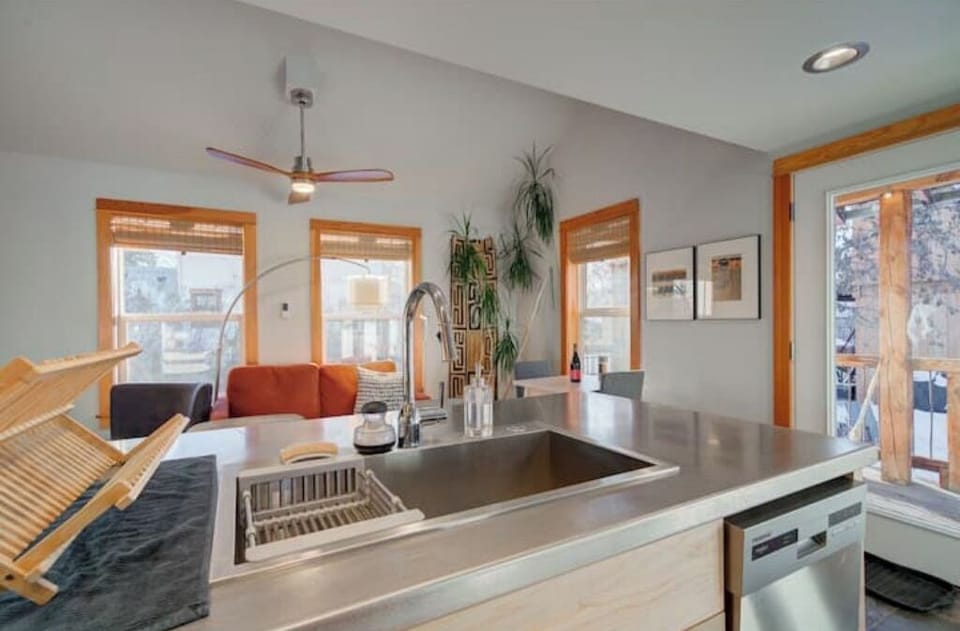 Main level: Kitchen has dishwasher.