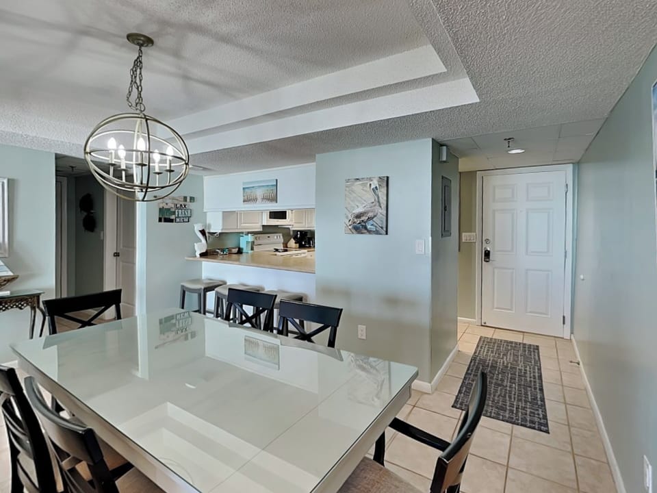 Condo (3 Bedrooms) | Property amenity