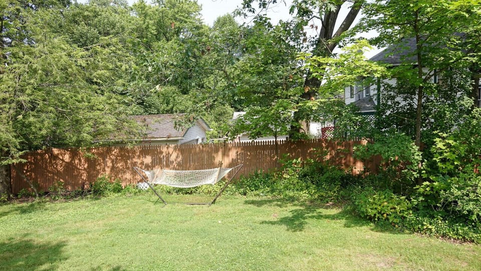 Hammock to read and relax while enjoying the peace and quiet
