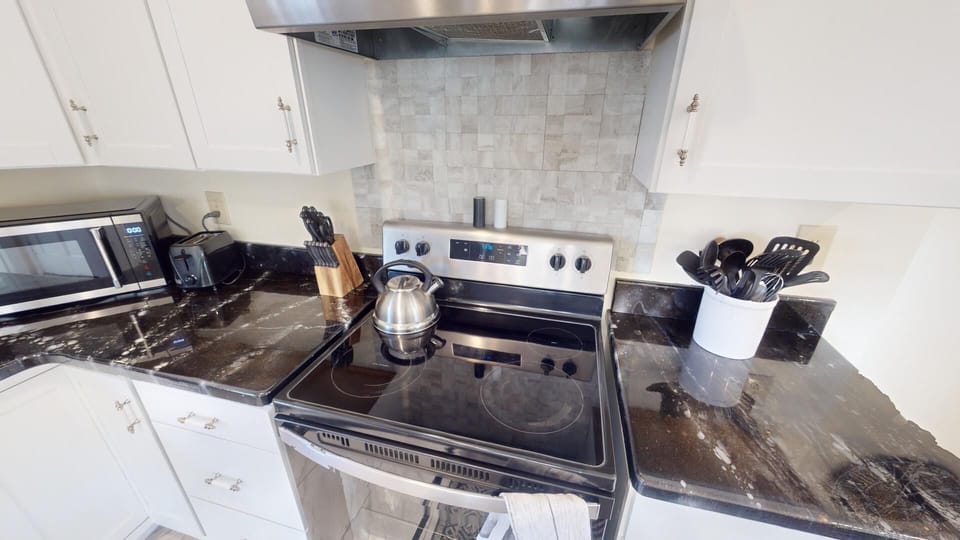 Maple_Leaf_Inn_1st_Choice_Lodging