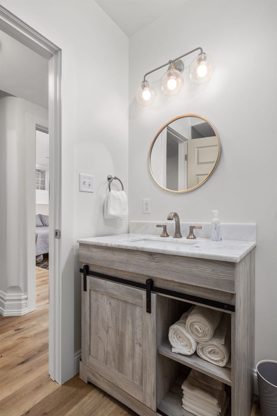Upstairs Shared Bathroom