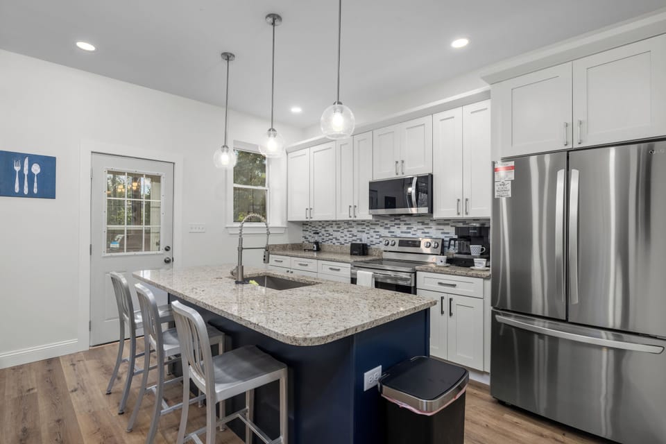 Kitchen - Brand New Stainless Steel Appliances