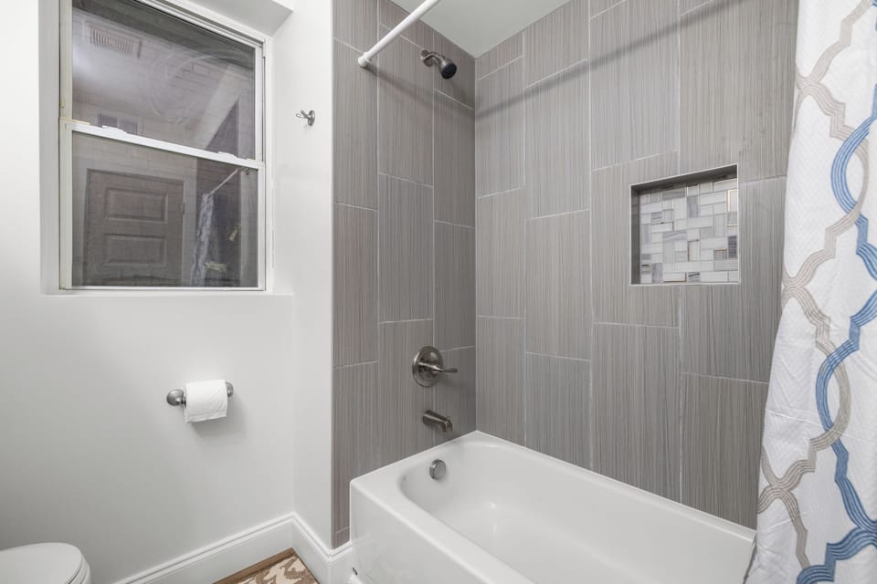 Upstairs Shared Bathroom
