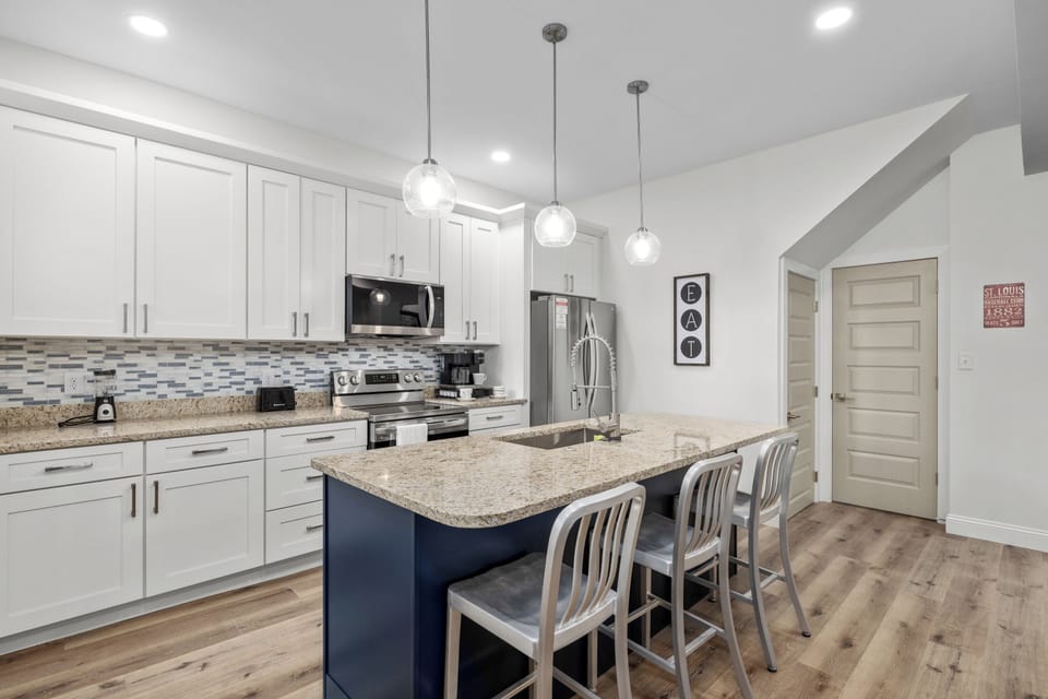 Massive Island Kitchen For Cooking And Entertaining