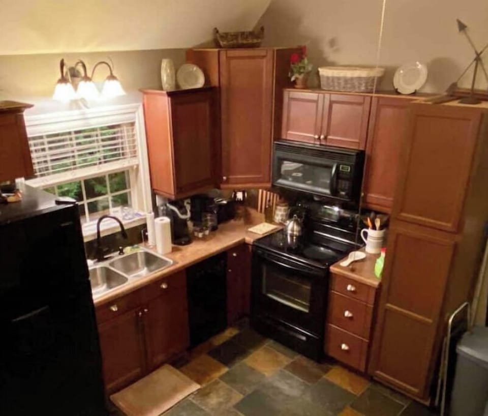 Fully equipped kitchen