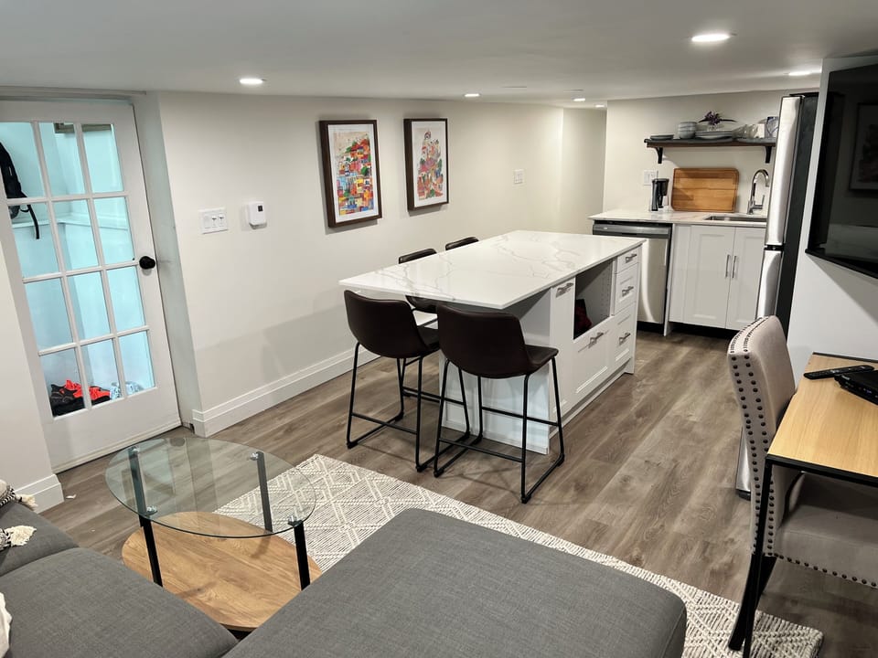 Island with Seating for 4!