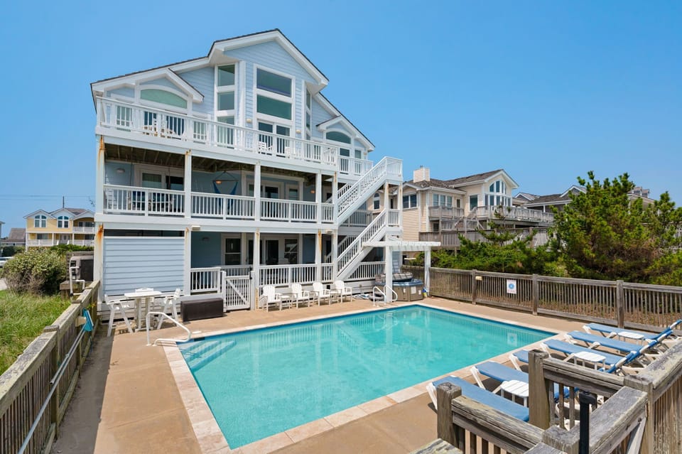 DE11: Carolina Blue | Pool & Hot Tub  - Rear Exterior