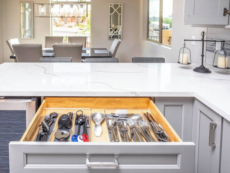 All the kitchen gadgets are here!!