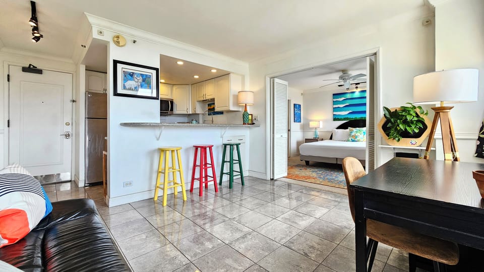 Unique 8th Floor King bed condo Full kitchen Slps 3, 2 in 1 WAIKIKI GRAND HOTEL® Apartment in Honolulu