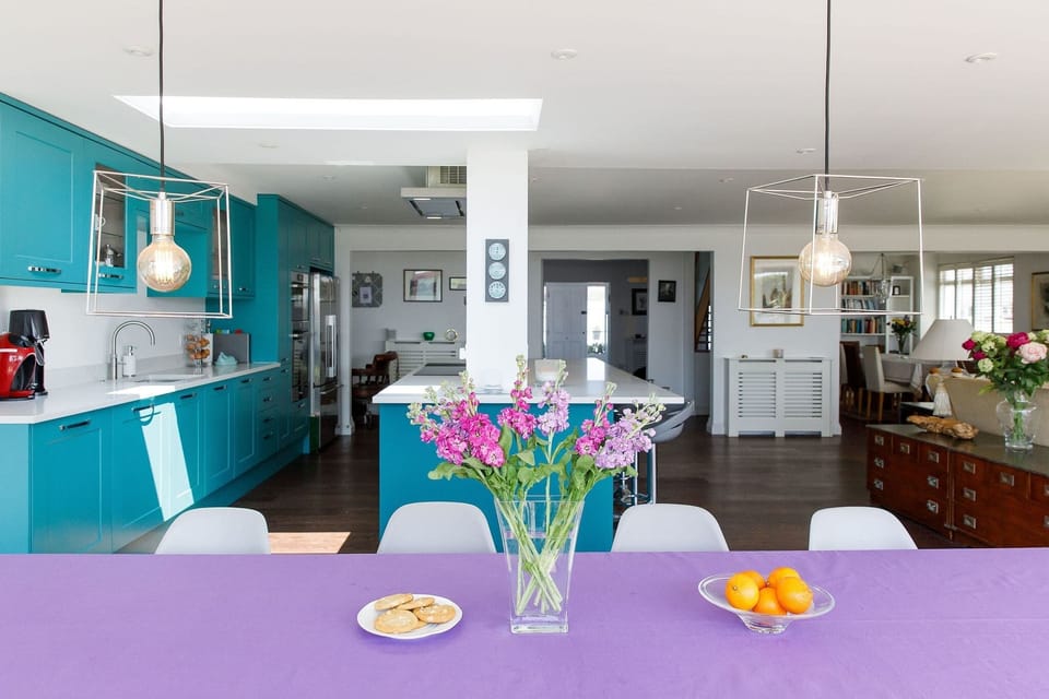 Spacious and vibrant, there are pops of colour in every room!