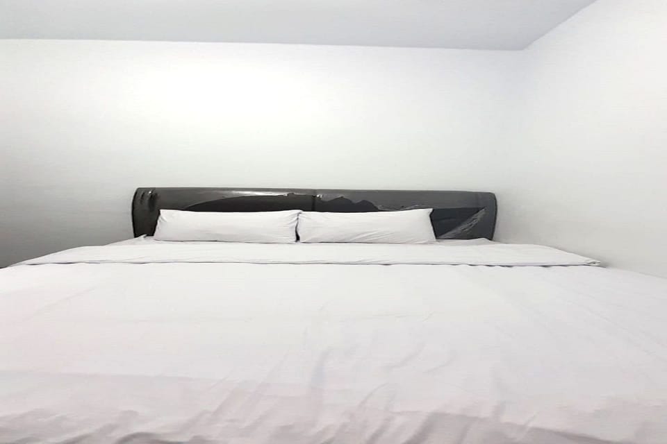 Basic Double Room | Laptop workspace, WiFi (free), bed sheets