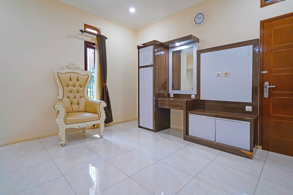 Deluxe Double Room | Free WiFi, bed sheets