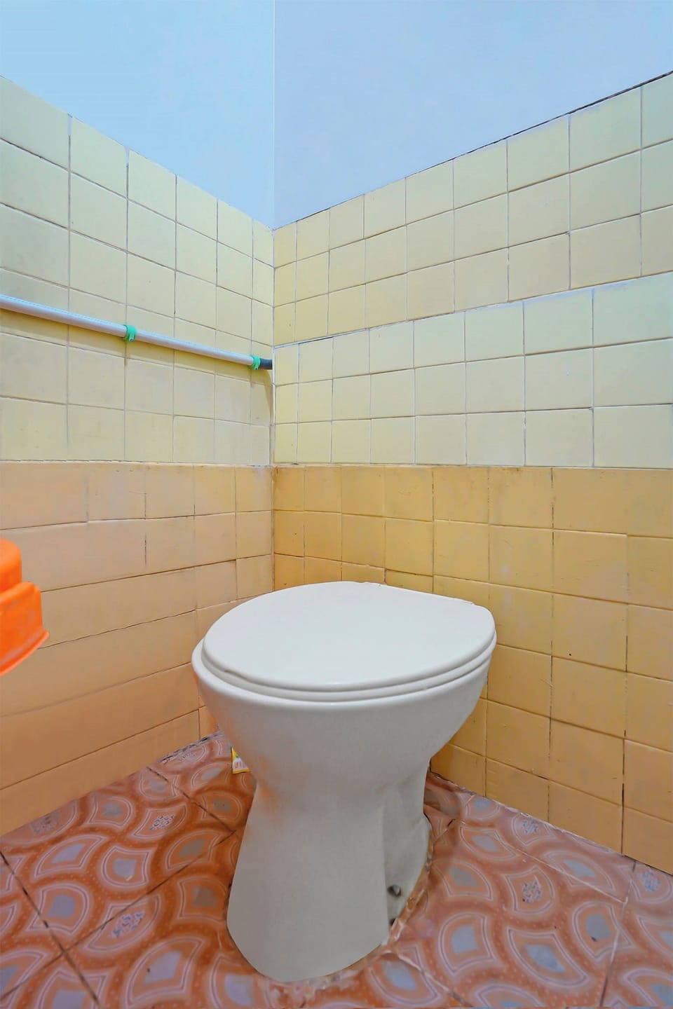 Basic Single Room | Bathroom | Shower, towels