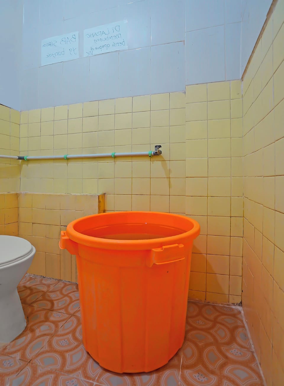 Basic Double Room | Bathroom | Shower, towels
