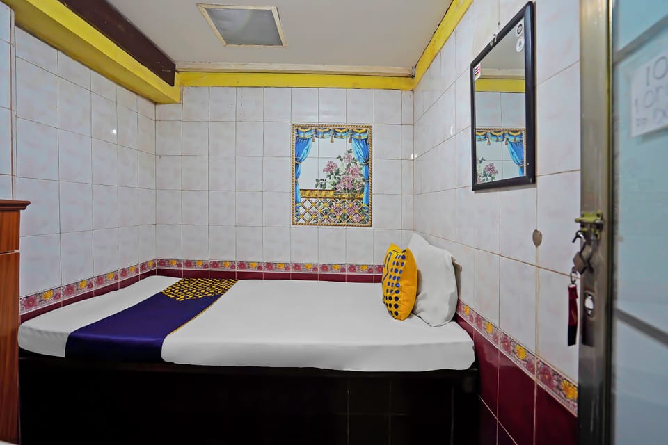 Basic Single Room | Free WiFi, bed sheets