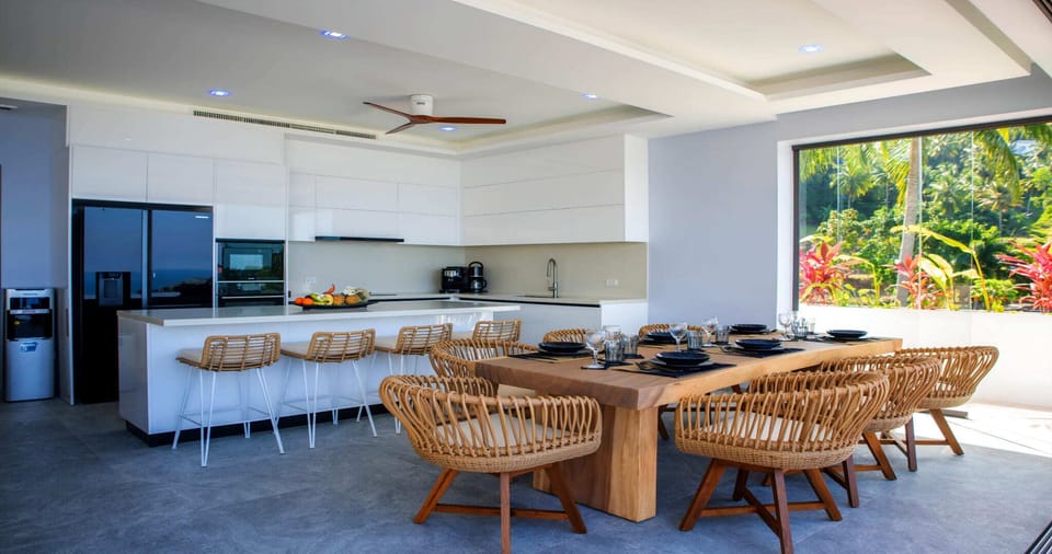 Luxury Villa, Private Pool, Sea View | In-room dining