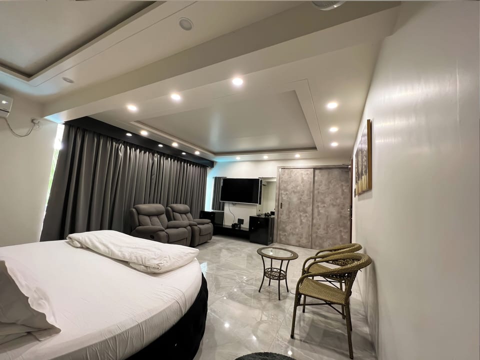 Paradise Suite with Private Pool | Interior detail