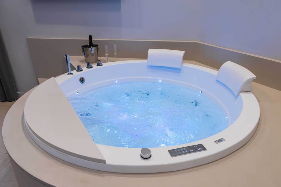 Luxury Double or Twin Room, Hot Tub | Premium bedding, down comforters, memory foam beds, minibar