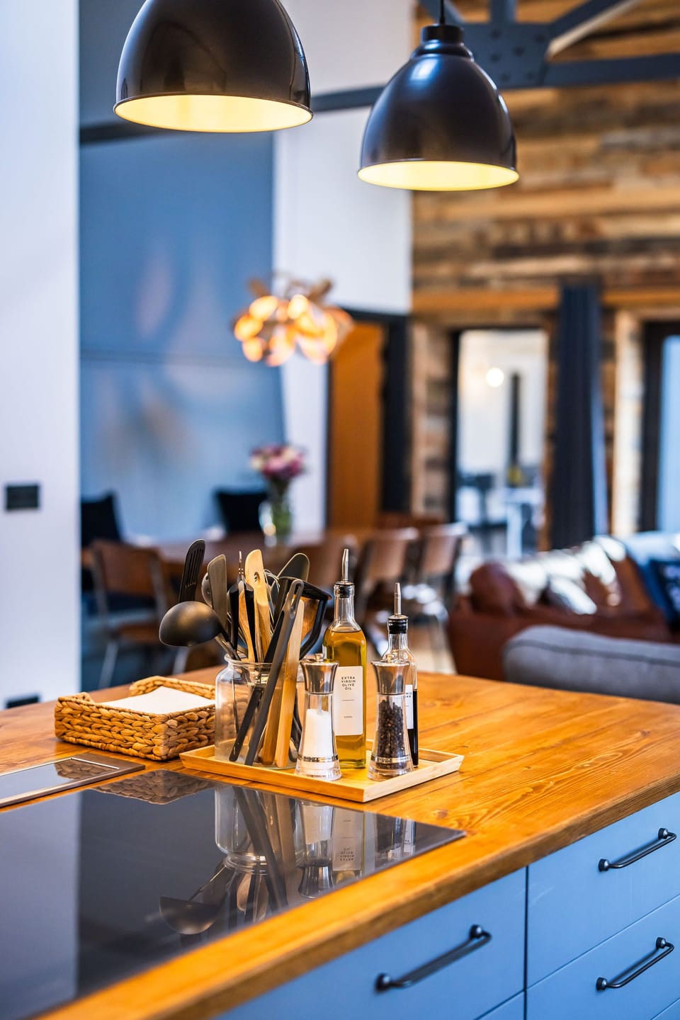 Living Space - we provide plenty of kitchen essentials to save you having to pack them.