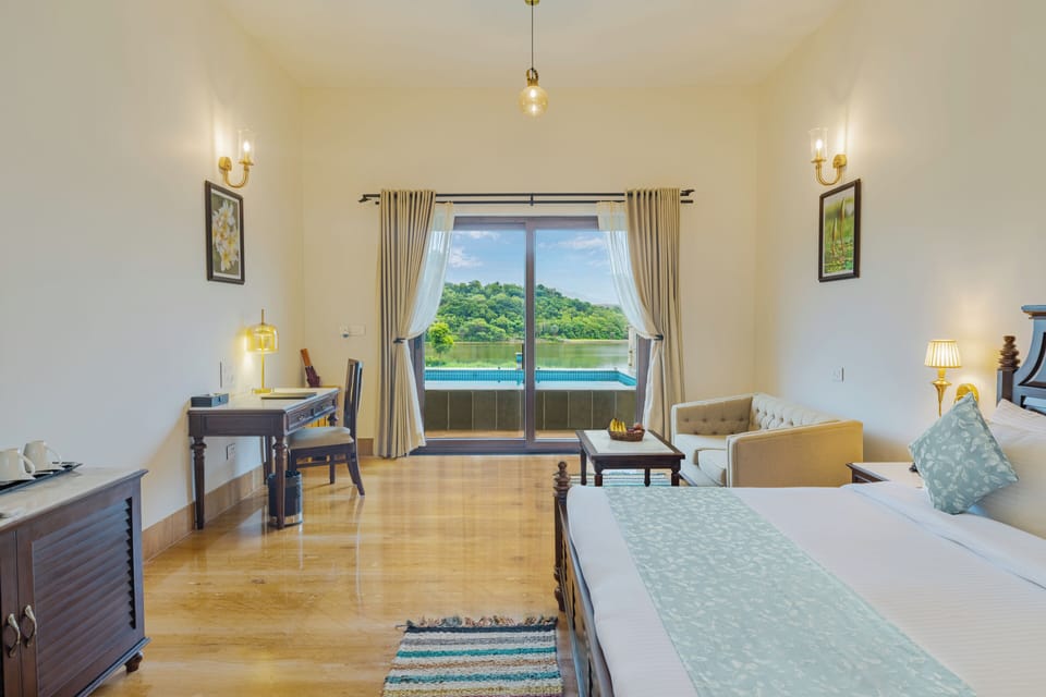 Luxury Pool Suite Room | Minibar, desk, blackout drapes, iron/ironing board (on request)
