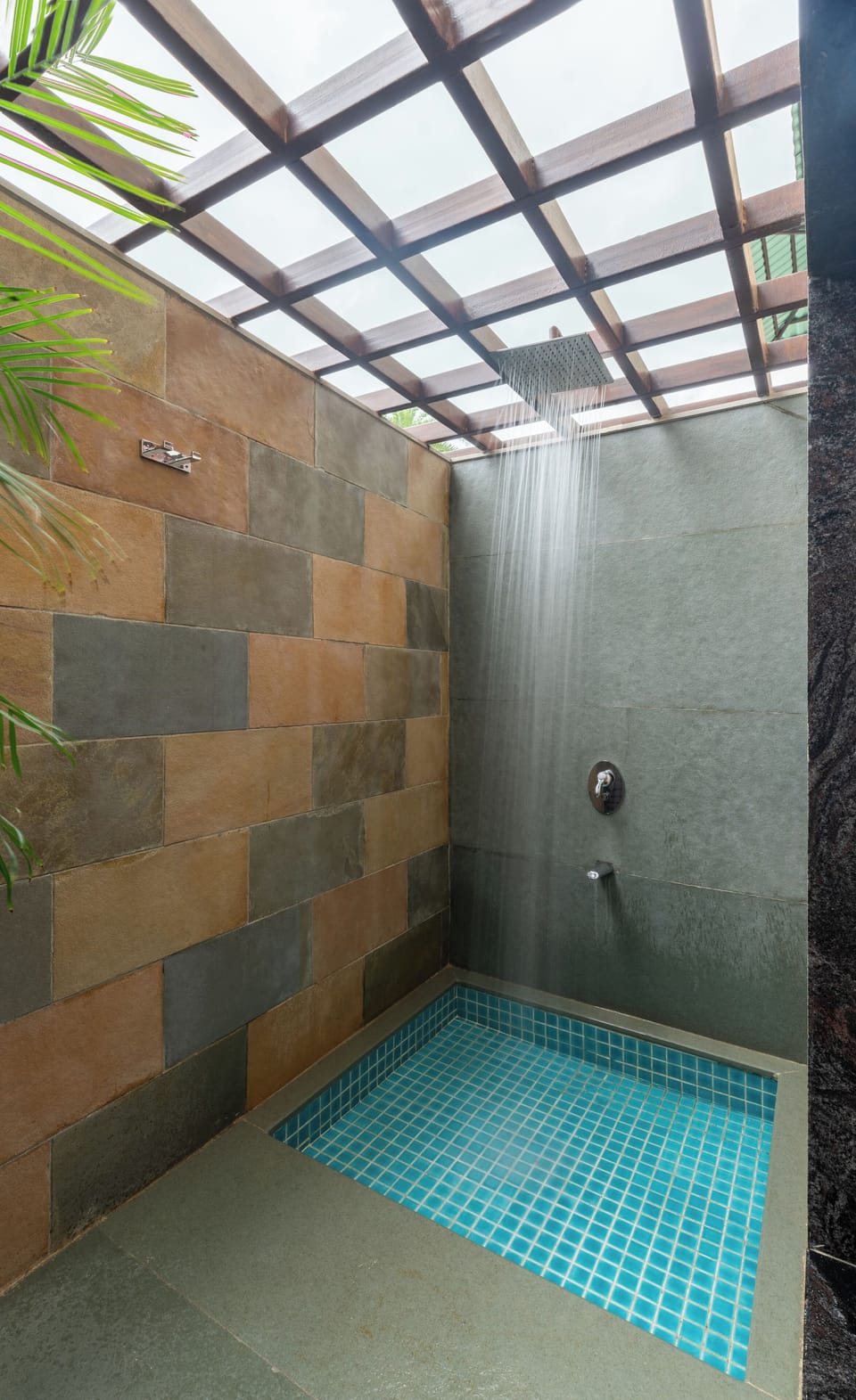 Luxury Pool Suite Room | Bathroom | Shower, rainfall showerhead, designer toiletries, hair dryer