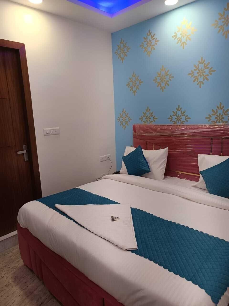 Deluxe Room | 1 bedroom, desk, soundproofing, free WiFi