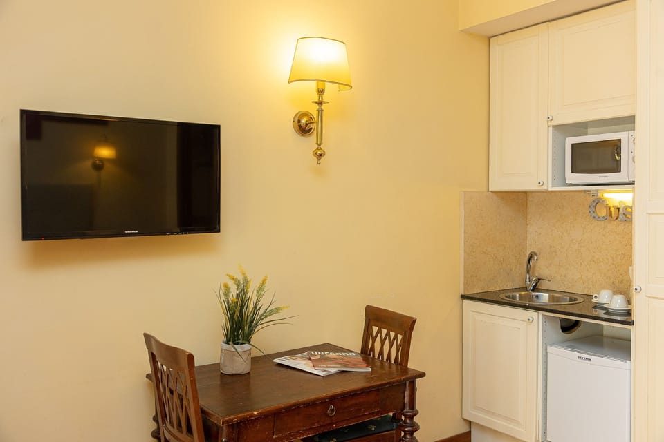 Classic Room | 1 bedroom, desk, free WiFi, bed sheets