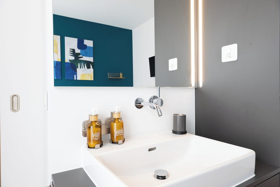 Single Room | Memory foam beds, desk, laptop workspace, blackout drapes