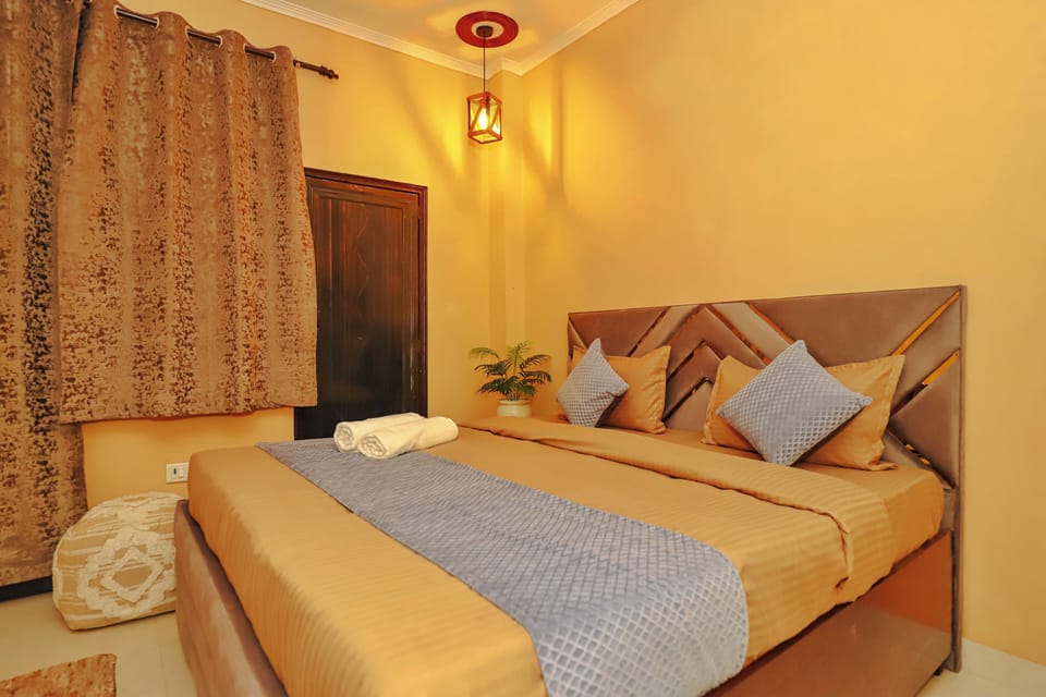 Deluxe Double Room | Premium bedding, desk, laptop workspace, free WiFi