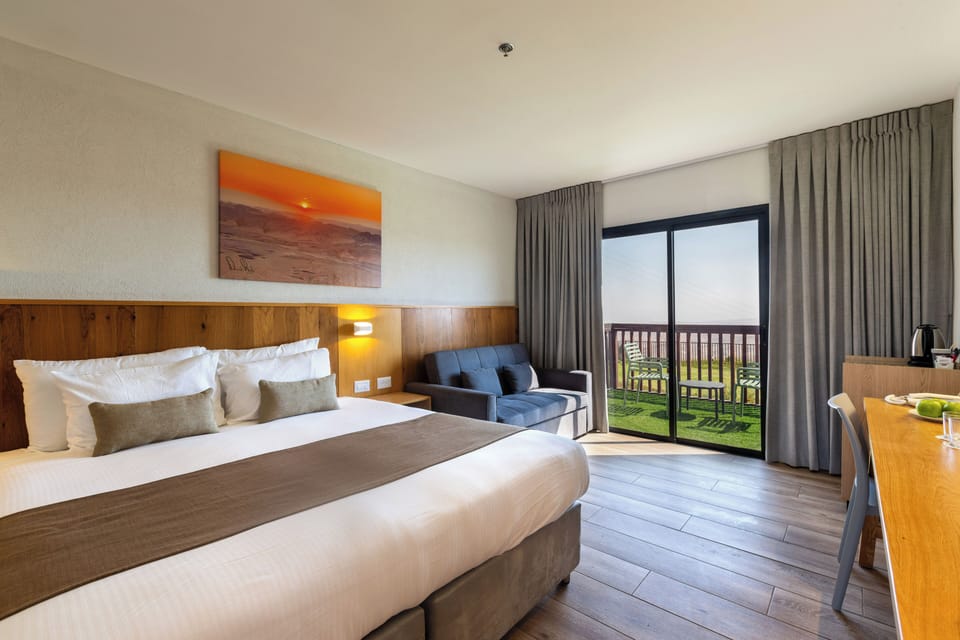 Desert Garden Room | In-room safe, free WiFi, bed sheets